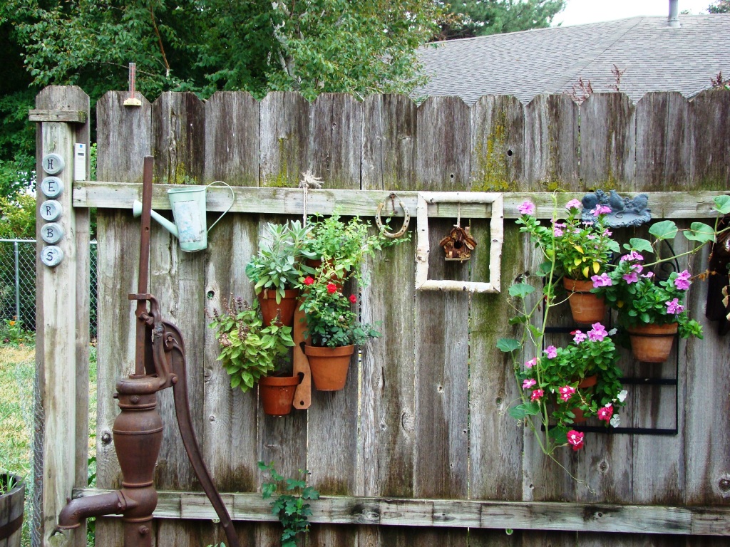 15 Easy Rustic Outdoor Decor Ideas For You - Instaloverz