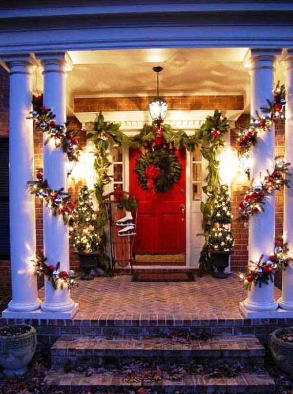 25 Amazing Christmas Front Porch Decorating Ideas - Instaloverz