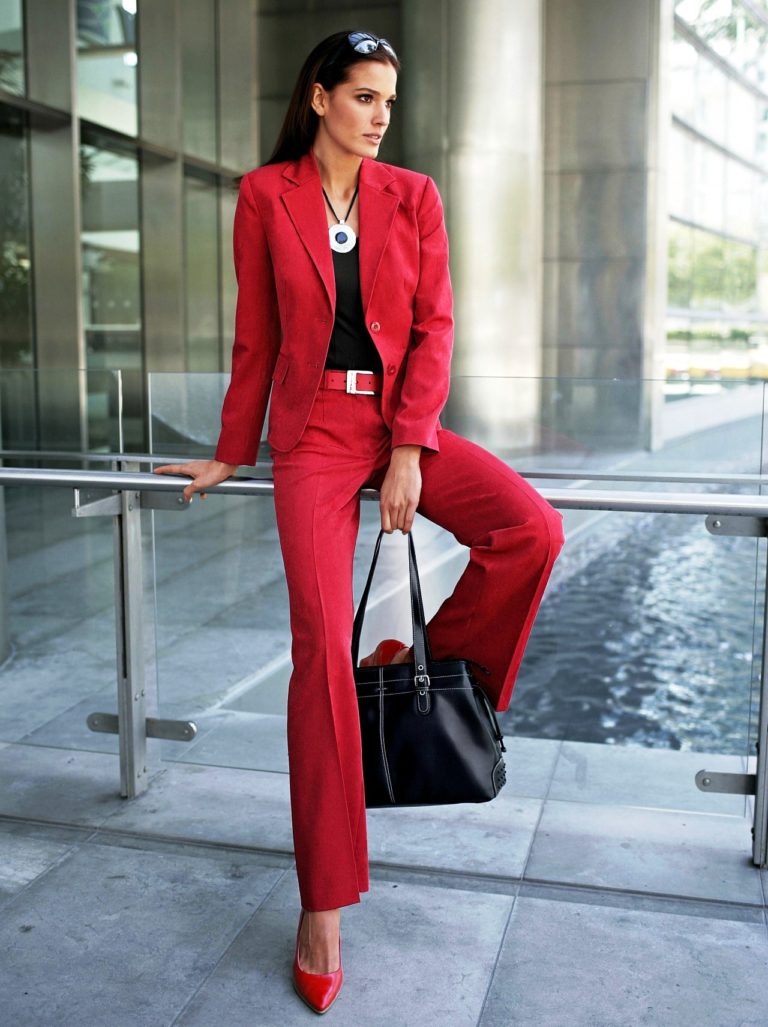20 Wonderful Red Color Outfits For Women To Try - Instaloverz