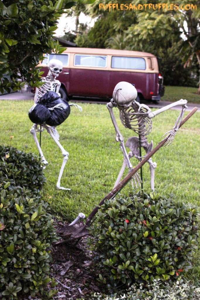 Halloween Skeleton Decorations