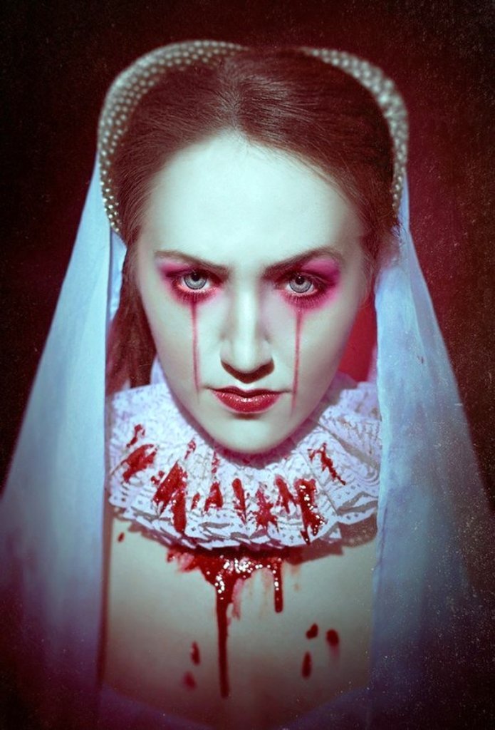 15 Creepy Halloween Blood Makeup Ideas For You - Instaloverz