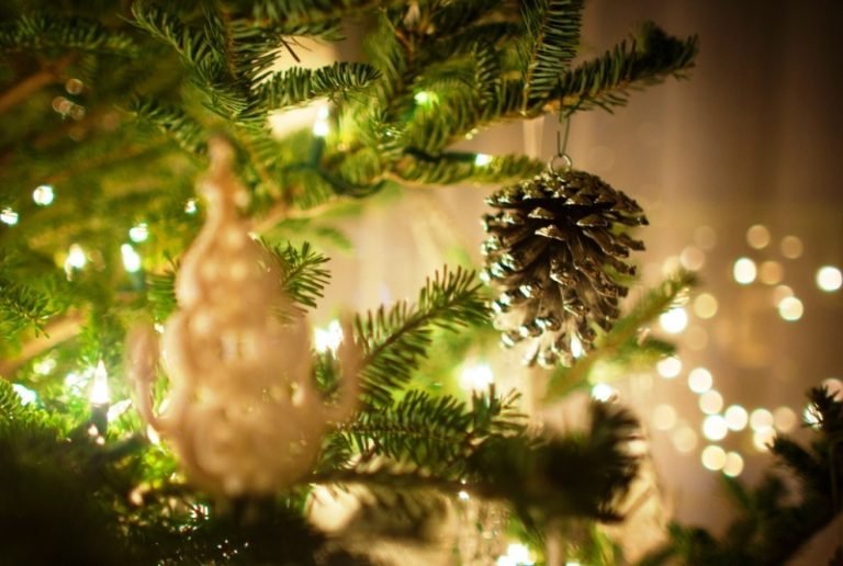 25 Stunning Christmas Tree Decoration Ideas