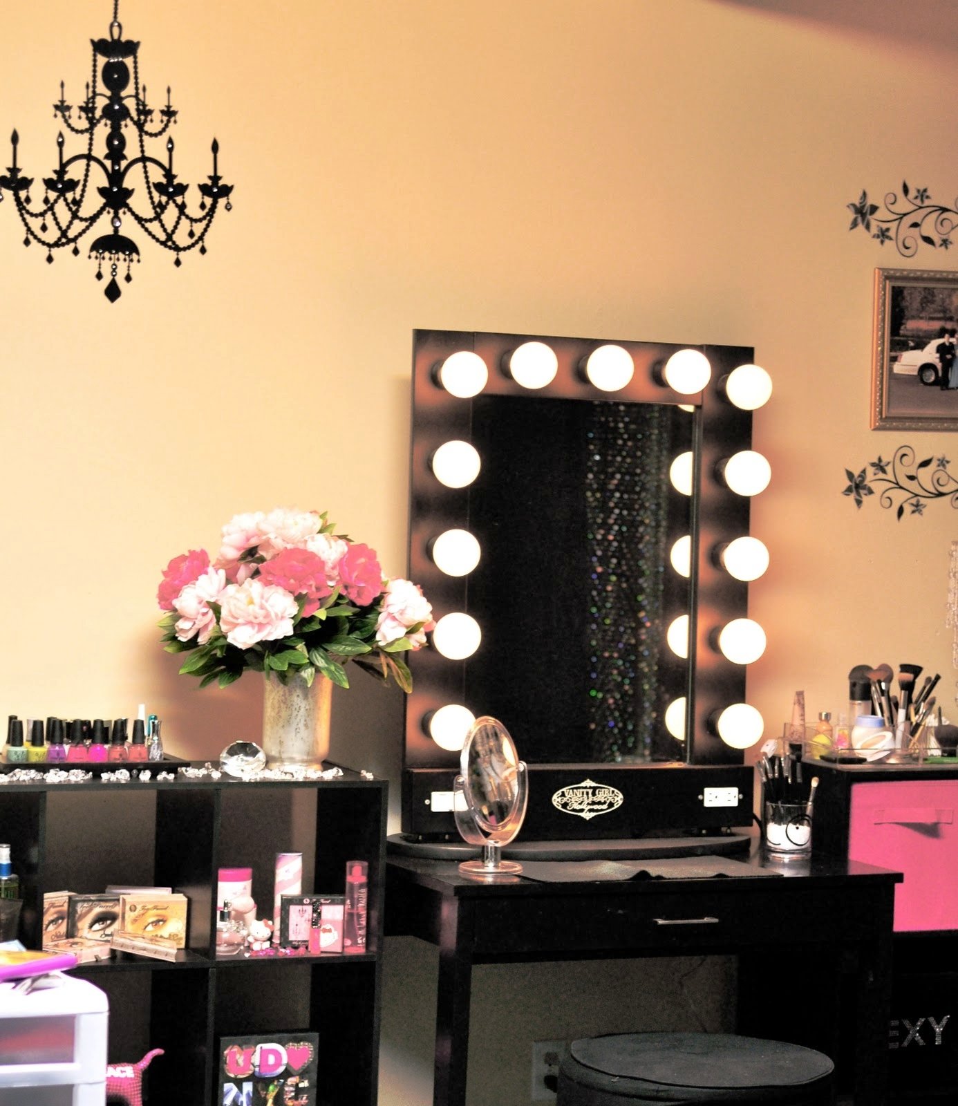 25 Awesome Bedroom Vanity Ideas To Try Out Instaloverz