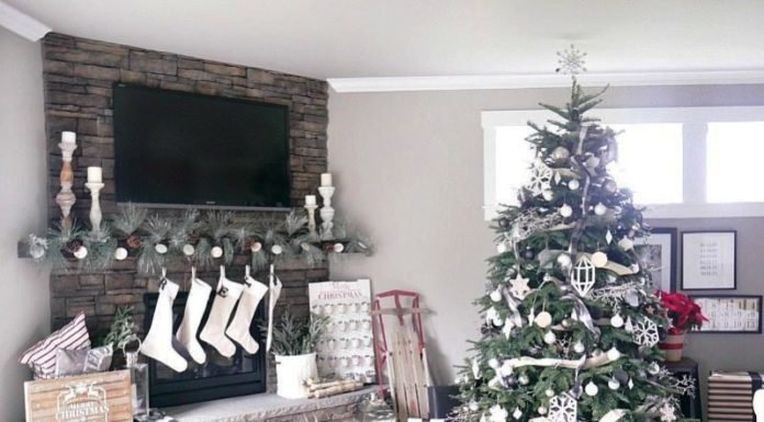 15 Amazing Living Room Decoration For Christmas