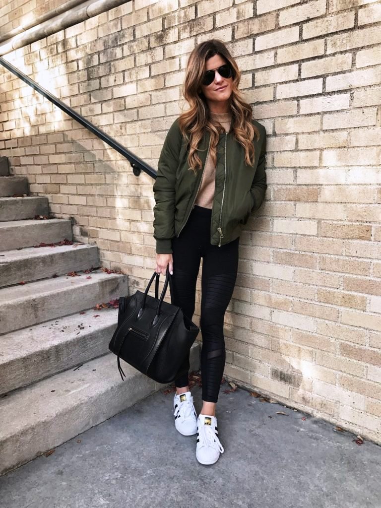 20 Amazing Leggings Outfit For Traveling Instaloverz