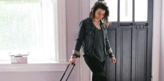 20 Amazing Leggings Outfit For Traveling