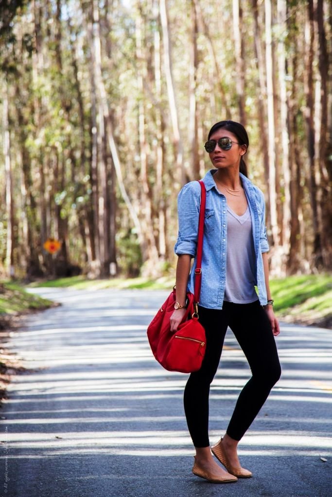 leggings outfit for travelling