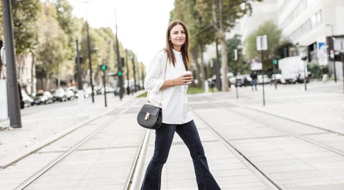 20 Amazing Flare Jeans Ideas For You To Try